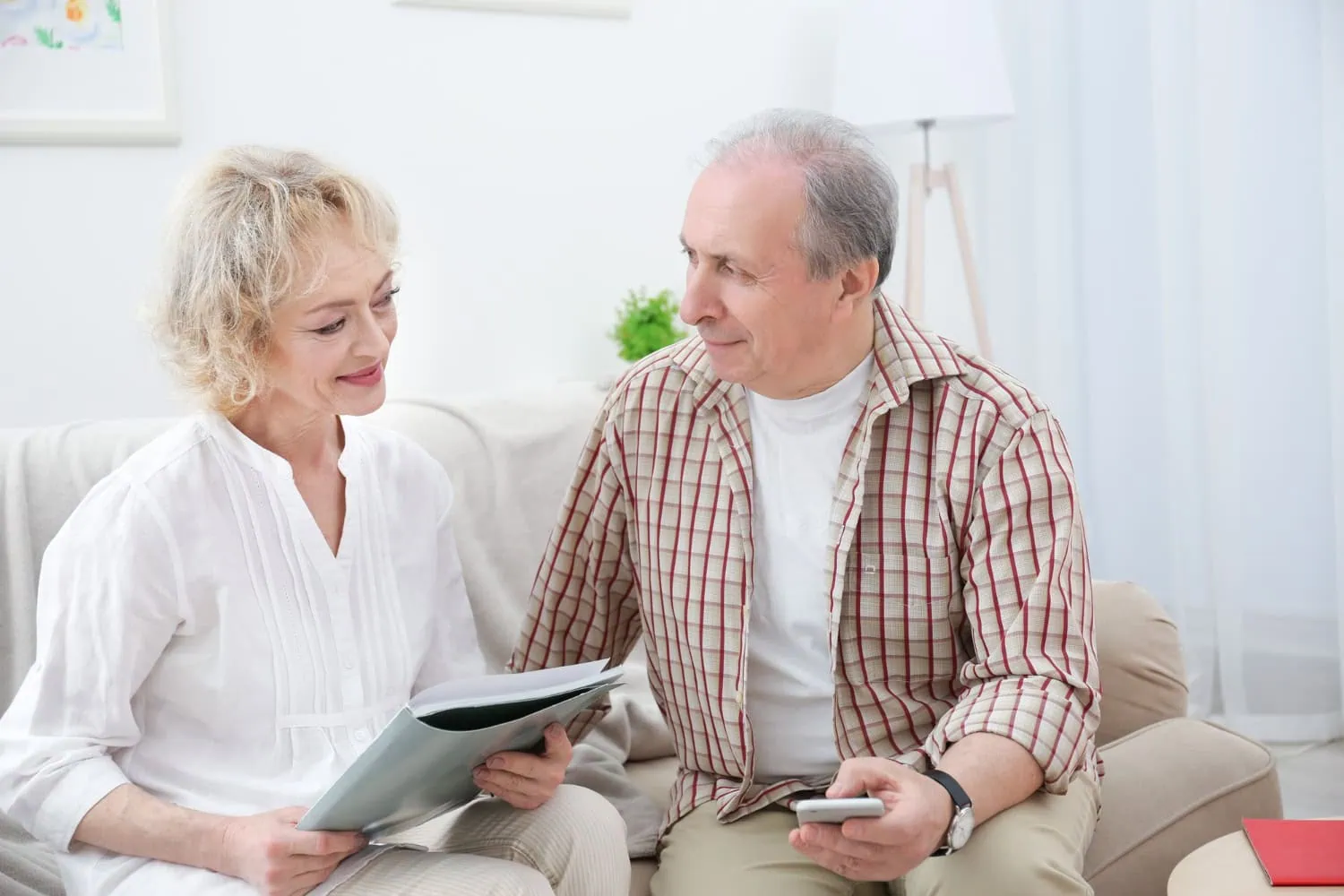 How to Recognize When Your Loved One Needs Senior Care